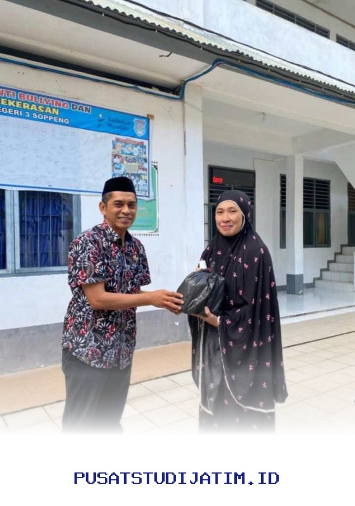 Aksi Sosial 'Berkah Ramadhan' Sukses Digelar, SMKN 3 Soppeng dan Pemkab Liliriaja Tunjukkan Sinergi Kuat!